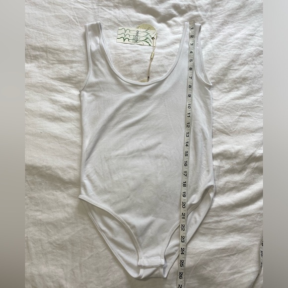 C’est Moi White Body Suit NWT S/L - Picture 5 of 5